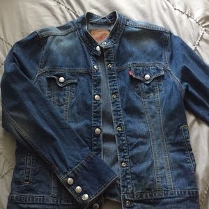 Woman’s Levi jean jacket